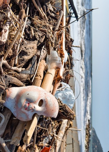 Dal 22 al 31 maggio al Ducale la mostra sulle conseguenze delle microplastiche in mare