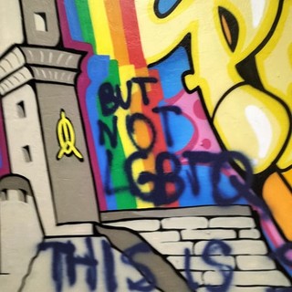 Scritte anti LGBTQ, imbrattato il sottopasso di piazza Montano Scritte anti LGBTQ, imbrattato il sottopasso di piazza Montano