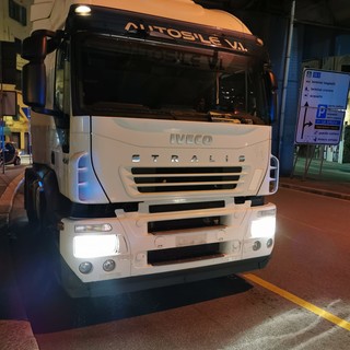 Ubriaco guida una motrice in sopraelevata. La Polizia Locale acciuffa 36enne