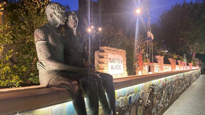 Alassio e l’Amore, dalla leggenda di Adelasia alle Cicogne: ecco la Città degli Innamorati