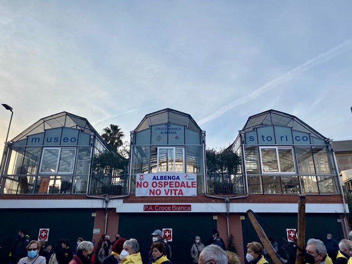 "Senza Pronto Soccorso si muore": da Albenga l'urlo di cittadini, associazioni ed enti (FOTO e VIDEO)