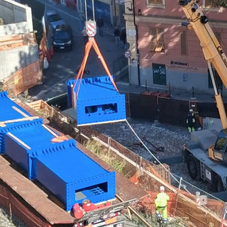 Metropolitana, prende forma il nuovo viadotto tra Brin e Canepari: iniziata la posa delle strutture metalliche Metropolitana, prende forma il nuovo viadotto tra Brin e Canepari: iniziata la posa delle strutture metalliche