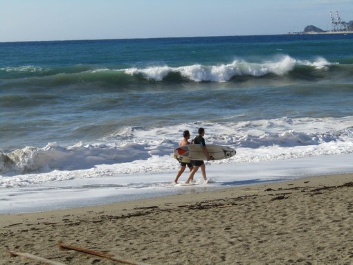 Arpal emana un avviso meteorologico per mareggiata intensa