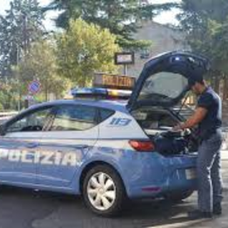 Aggredisce poliziotto dopo essere evaso dai domiciliari. Arrestato 60enne Aggredisce poliziotto dopo essere evaso dai domiciliari. Arrestato 60enne