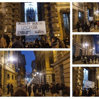 Provvedimenti nei confronti degli studenti che occuparono il Disfor, gli attivisti di Vedo Terra bloccano via Balbi (FOTO e VIDEO)