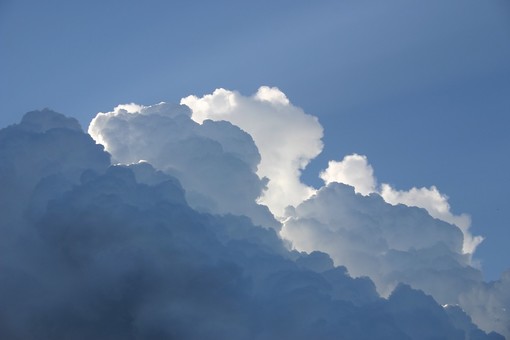 Meteo: nuvole e qualche possibile pioggia
