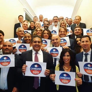 Nasce ufficialmente il partito 'Cambiamo!' di Giovanni Toti: "Nuova casa di chi crede in crescita, sviluppo, meritocrazia e futuro"