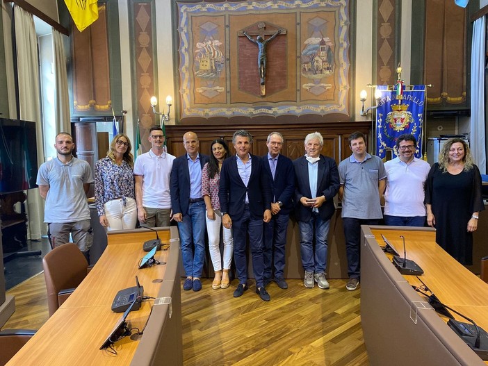 Rapallo, cinque neo assunti in Comune, il benvenuto del sindaco