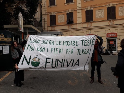 Funivia di forte Begato, l'opposizione in Regione: "I lavori non partiranno in estate, manca progetto definitivo" Funivia di forte Begato, l'opposizione in Regione: "I lavori non partiranno in estate, manca progetto definitivo"