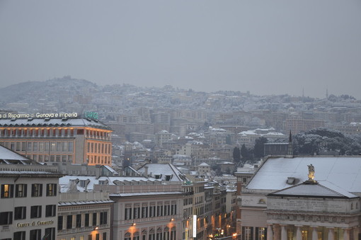 Terza allerta neve sulla Liguria: a Genova mezzi pubblici gratuiti