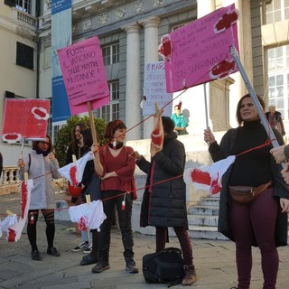 Non Una di Meno in piazza contro la &quot;tampon tax&quot;, l'iva al 22% sugli assorbenti