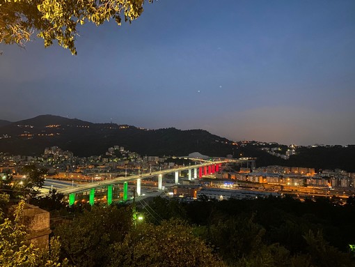 ‘Crêuza de mä pe zêna’: versione inedita per il nuovo ponte ‘Genova San Giorgio’ ‘Crêuza de mä pe zêna’: versione inedita per il nuovo ponte ‘Genova San Giorgio’