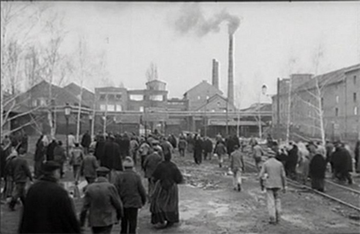 L’industrializzazione del Nord Italia: il triangolo Piemonte-Liguria-Lombardia L’industrializzazione del Nord Italia: il triangolo Piemonte-Liguria-Lombardia