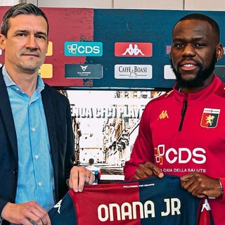 Onana col ds Ottolini (foto Genoa CFC)
