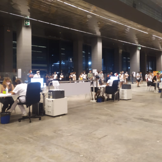 Tranciato un cavo della rete dati dell'hub vaccinale alla Fiera di Genova