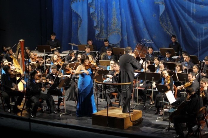 Alla Sala Maestrale dei Magazzini del Cotone il Gala Concert dell'orchestra kazaka Eurasian Student Symphony Orchestra Alla Sala Maestrale dei Magazzini del Cotone il Gala Concert dell'orchestra kazaka Eurasian Student Symphony Orchestra