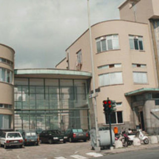 Luca Pastorino (Leu) al presidio davanti all'ospedale Gaslini: "Lavoratori mai uno spreco lunedì si ritirino licenziamenti"