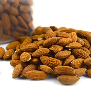L’Olio di Mandorle Dolci per dire addio agli inestetismi della cellulite