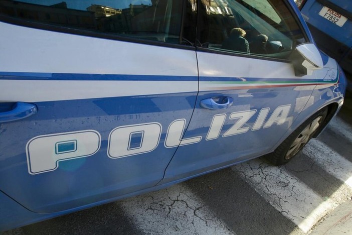 Ordina cibo a domicilio, ma poi rapina il rider: arrestato