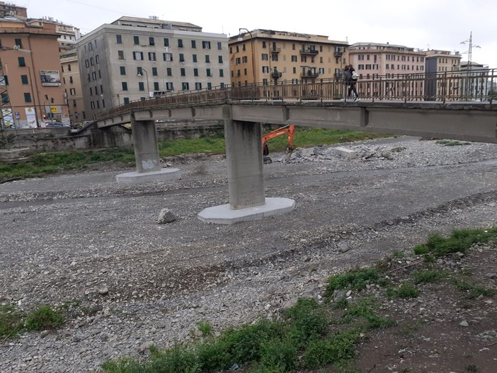 Completata la messa in sicurezza della passerella su Bisagno davanti alla scuola Da Passano Completata la messa in sicurezza della passerella su Bisagno davanti alla scuola Da Passano