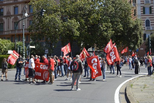 Cgil e Uil 8 ore di sciopero generale e manifestazione interregionale a Milano: dalla Liguria si mobilita una delegazione di 1500 persone tra lavoratori e attivisti