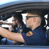 Albaro, spacca i vetri delle auto parcheggiate in via Zara: arrestato 33enne