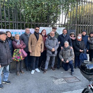 Villa Scassi, Sanna al presidio contro la chiusura del punto nascite: "E' salvo, ma la nostra sanità è in affanno"