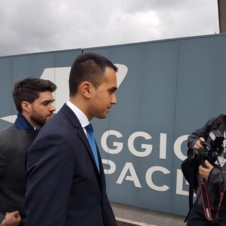 Piaggio Aerospace, Di Maio rassicura: "Non vogliamo smembrare questa azienda" (FOTO e VIDEO)