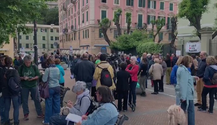 "No Skymetro", cittadini in piazza in Valbisagno: "Opera finanziata senza nessuno studio" (video)