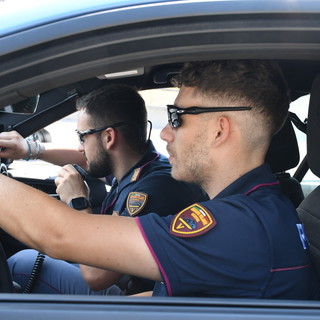 Albaro, spacca i vetri delle auto parcheggiate in via Zara: arrestato 33enne