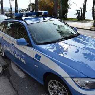 Falsifica il bollettino di pagamento per riavere la macchina. Fermato senza assicurazione