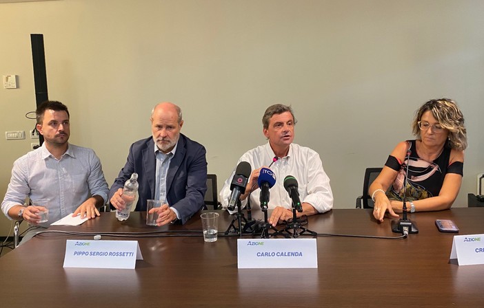 Calenda a Genova: "Bucci? Se farà cose buone lo appoggeremo"