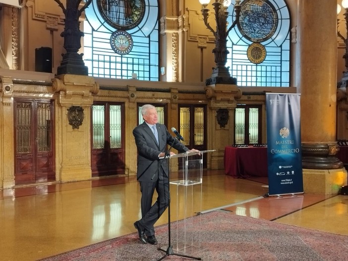 Il presidente di Confcommercio Sangalli alla premiazione dei Maestri del Commercio: "Queste attività sono monumenti" (foto e video)