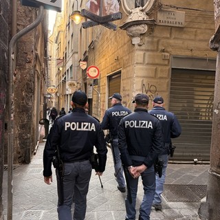 Centro storico e Sestri Ponente, raffica di rapine e furti durante i controlli di Pasqua: due arresti e cinque minori denunciati