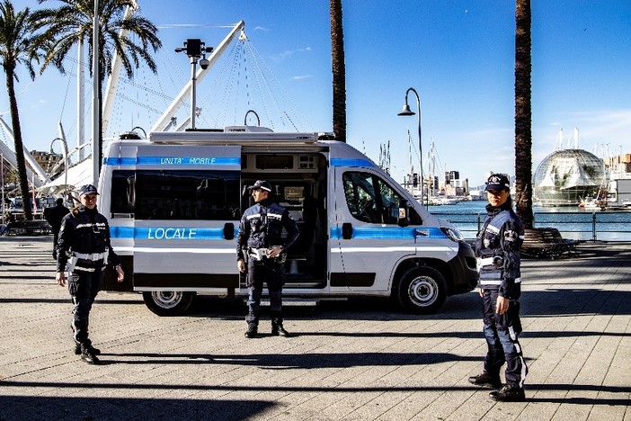 Sicurezza stradale, a Genova multe in calo per divieti di sosta e velocità. Ma a Marassi scattano le sanzioni con le fotografie