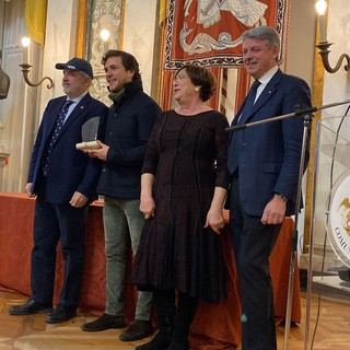 Jack Savoretti 'Ambasciatore di Genova nel mondo', il cantautore a sorpresa premiato a palazzo Tursi (Foto e video)