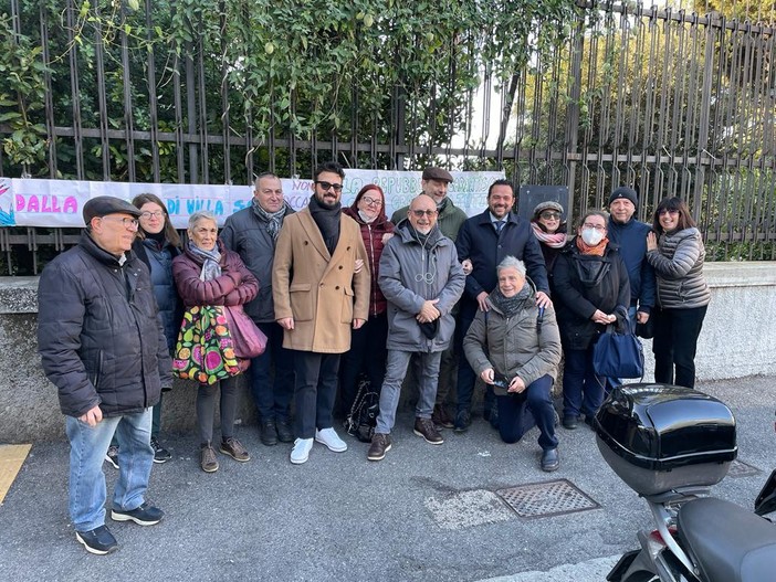 Villa Scassi, Sanna al presidio contro la chiusura del punto nascite: "E' salvo, ma la nostra sanità è in affanno"