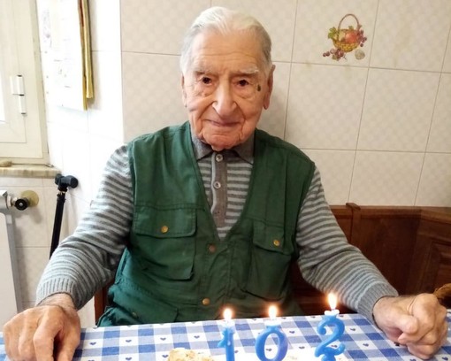 È morto Elio “Barba” Ferrari, uno degli ultimi partigiani della Brigata Mingo È morto Elio “Barba” Ferrari, uno degli ultimi partigiani della Brigata Mingo