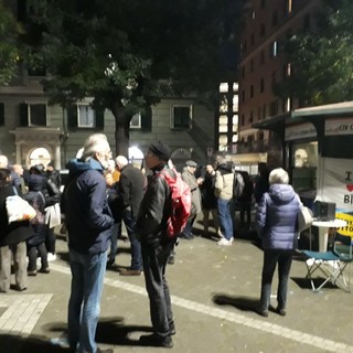 Presidio del comitato contro lo Skymetro della Valbisagno in piazza Manzoni, il punto della situazione