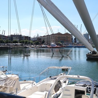 Porto Antico: uomo molesta un bambino, arrestato