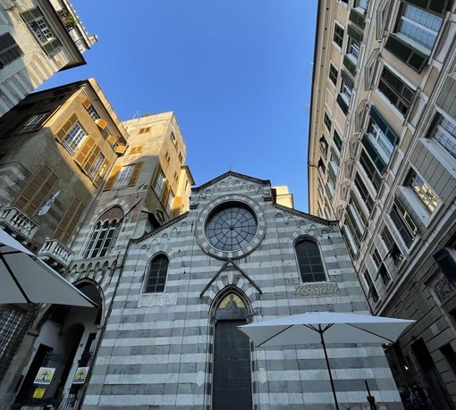 Meraviglie e leggende di Genova - Branca Doria, l’ombra del traditore e il mistero della colonna insanguinata 