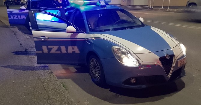 Cornigliano, cade dalla sedia e precipita dal terzo piano: morto un giovane Cornigliano, cade dalla sedia e precipita dal terzo piano: morto un giovane