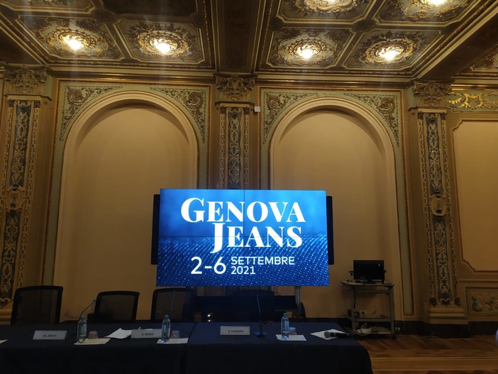 Genova Jeans, il capogruppo di Italia Viva: "Chiederemo i conti, ma in città ho visto tanti turisti"