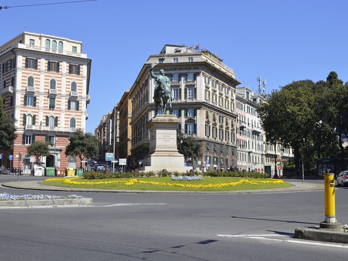 La piazza più frequentata di Genova è Corvetto
