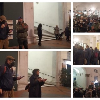 Scontri di piazza Corvetto, dopo la condanna presidio antifascista al Ducale, gli avvocati: "Sentenza ingiusta, faremo appello" (FOTO e VIDEO)