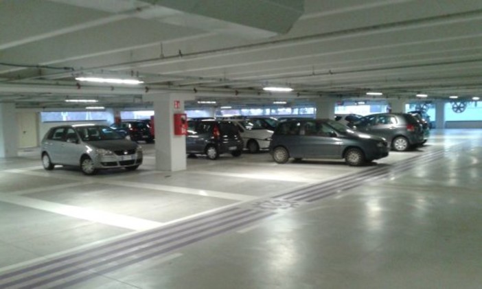 Una nave-garage per contrastare l'emergenza parcheggi in città Una nave-garage per contrastare l'emergenza parcheggi in città