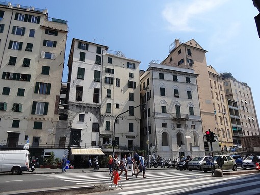 Centro Storico, Vigili del Fuoco intervengono per un'infiltrazione e trovano un cadavere Centro Storico, Vigili del Fuoco intervengono per un'infiltrazione e trovano un cadavere