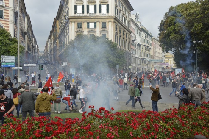 Scontri in piazza Corvetto, assolti cinque manifestanti antifascisti