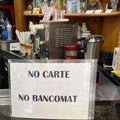 Genova, bar non accetta il pos e il cliente lo fa multare dalla finanza: il post virale di Lorenzo Tosa