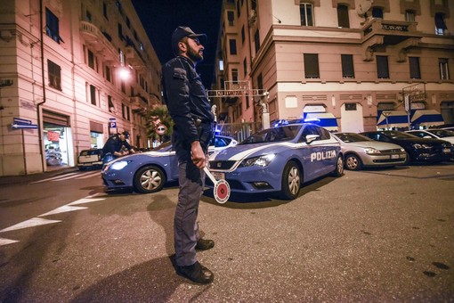 Piazza Montano, dà in escandescenze sul bus e minaccia l’autista: arrestato 33enne
